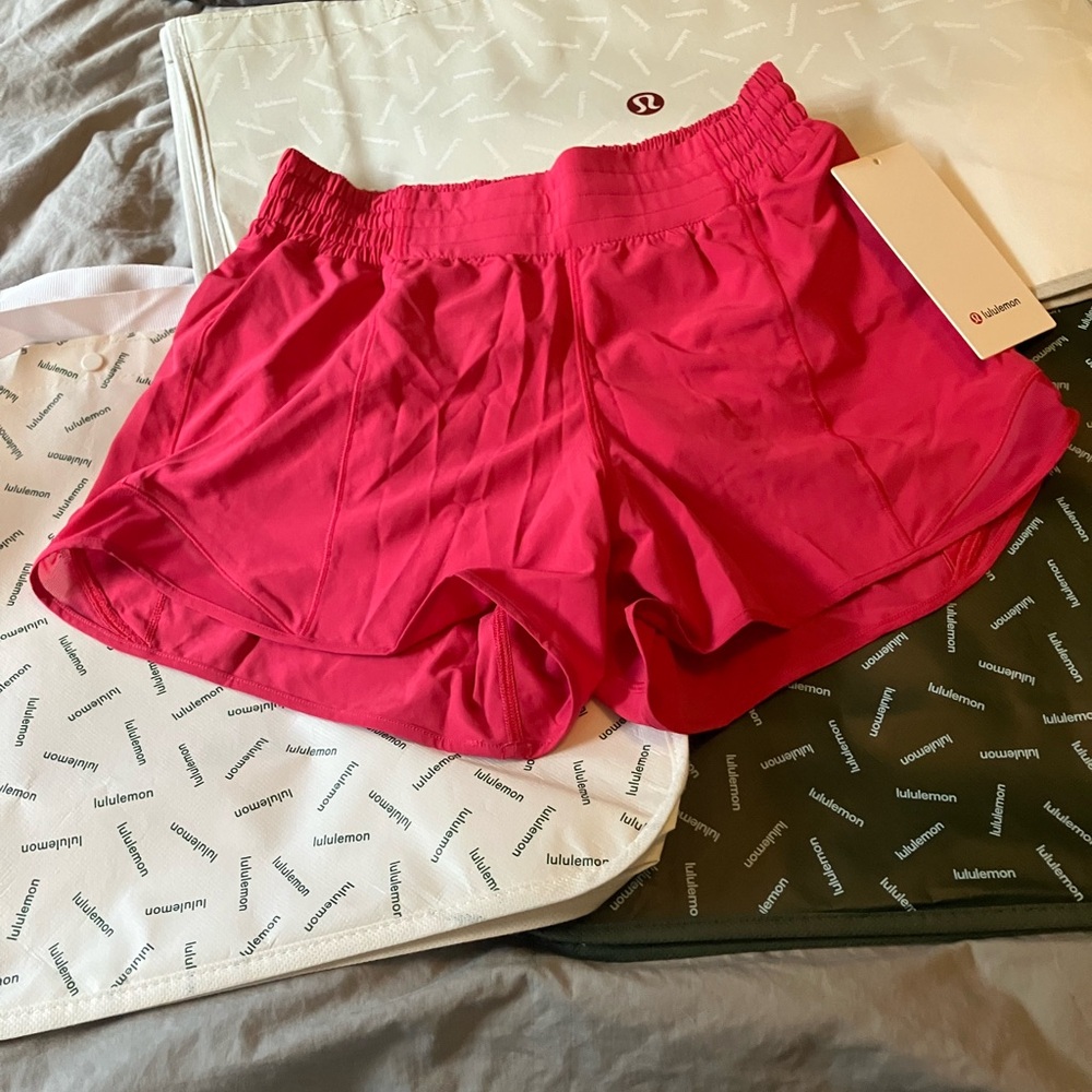 NWT Lululemon Hotty Hot High-Rise Short 4" *Lined, Sz 6, Cherry Mist